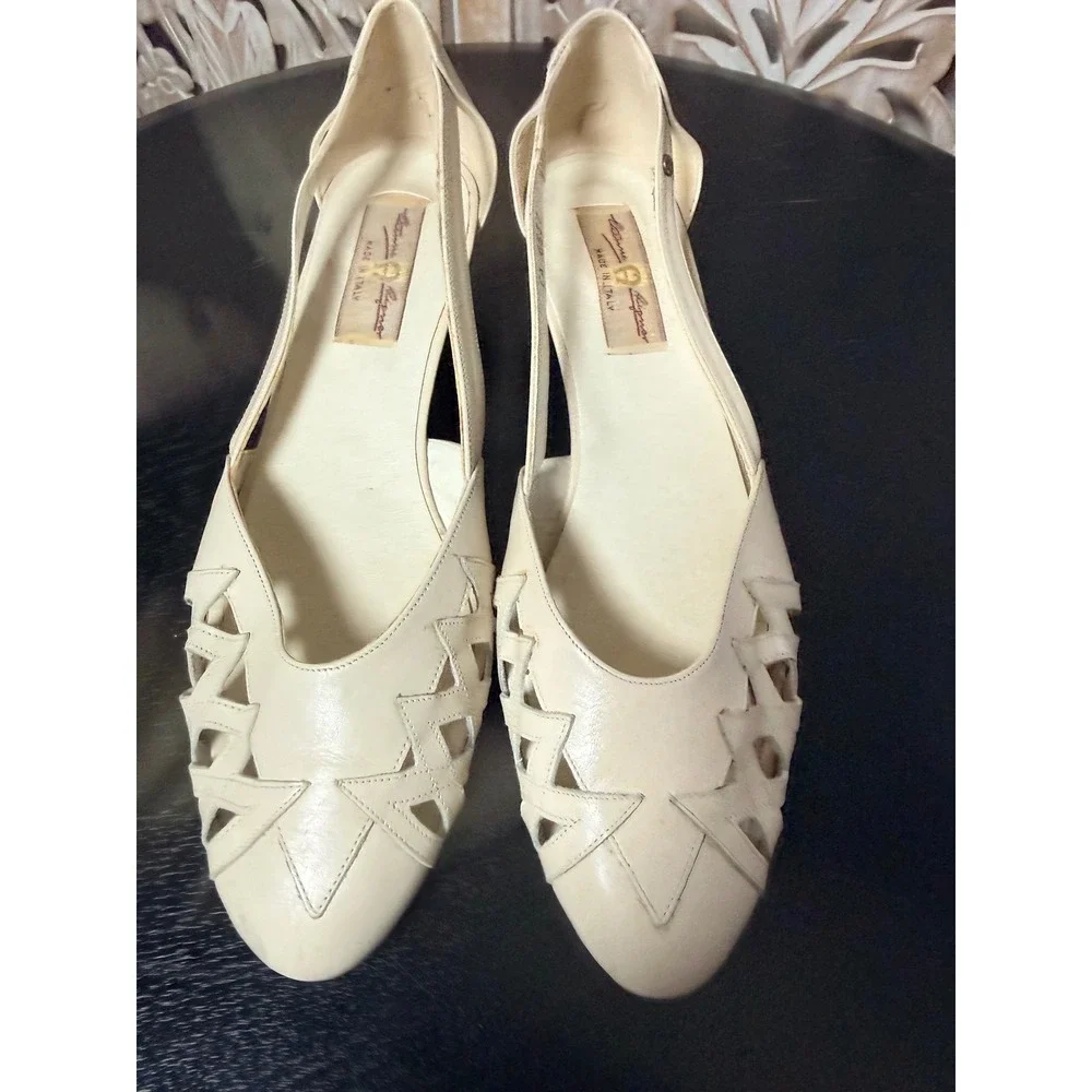 Etienne Aigner Cream Leather Cut Out Pointy Toe Kitten Heels Made in Italy 8.5/9